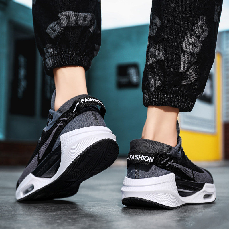 トレイルランニングシューズ 軽量通気性抜群エアクッション搭載メンズ運動靴