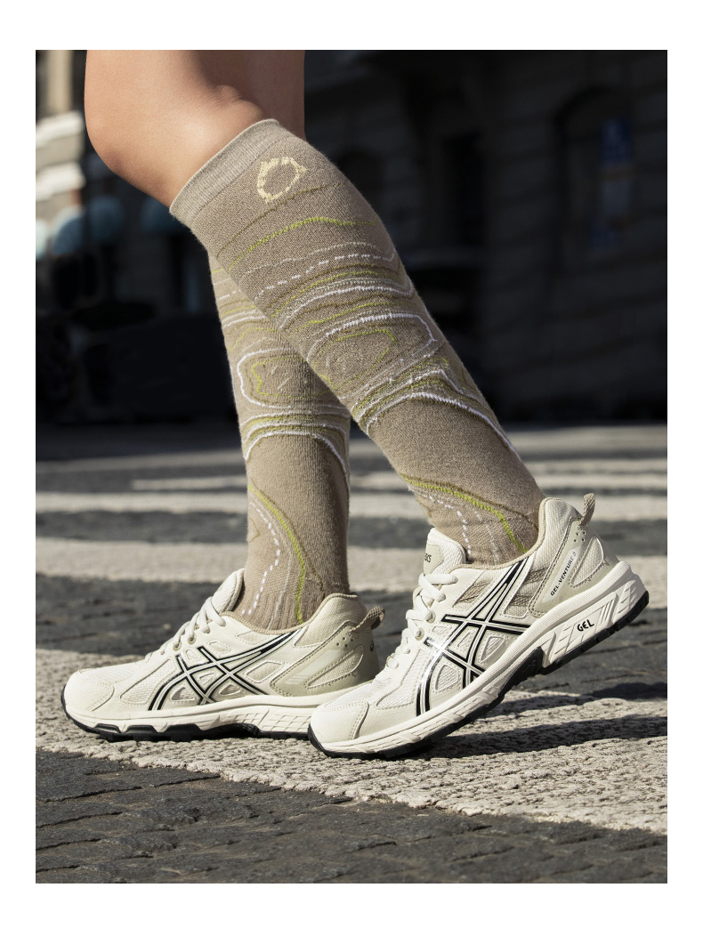 https://fulmo-img-server.com/trail-shoes/96e588ef-9770-4d97-afa5-7db7f969958f.jpg