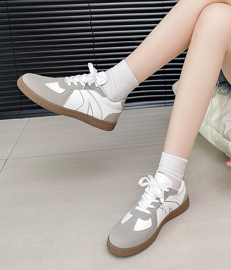 トレイルランニングシューズ レディース配色運動靴 復古風美脚効果 軽量歩きやすい靴