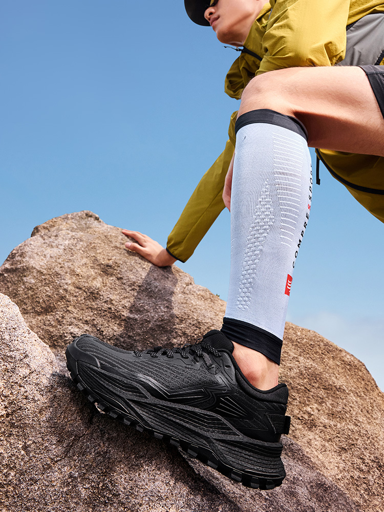 トレイルランニングシューズ 山岳縦走対応超軽量高反発メンズ登山靴