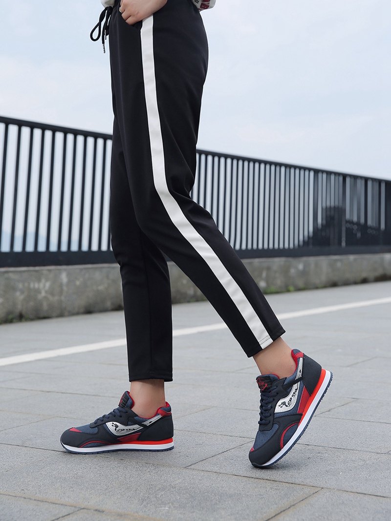 トレイルランニングシューズ メンズ軽量通気性抜群山道対応運動靴