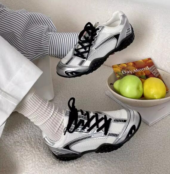 トレイルランニングシューズ レディース 運動靴 履きやすい軽量山道用靴