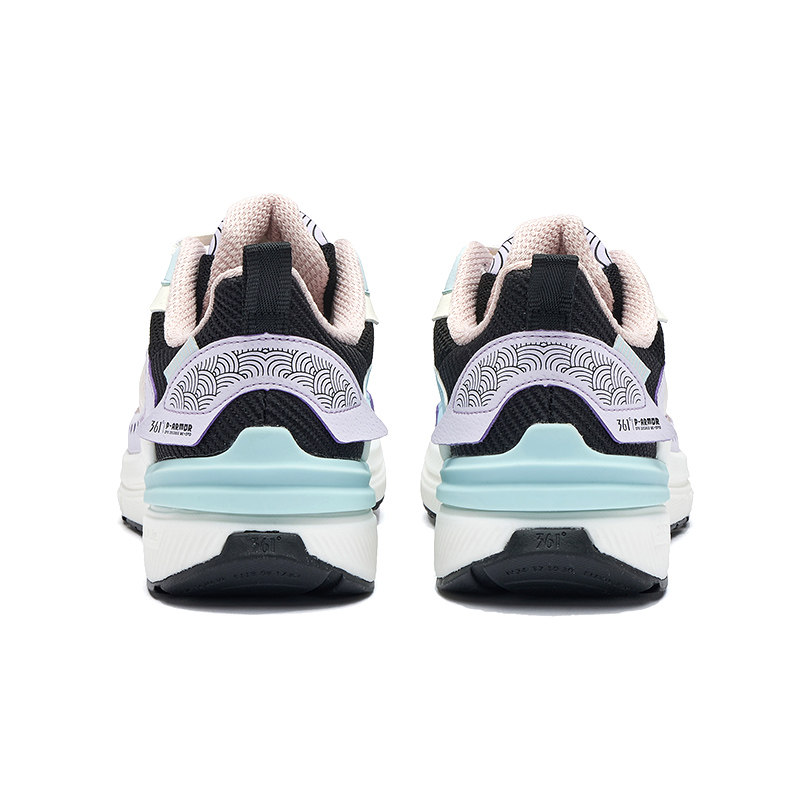 レディース厚底クッション搭載トレイルランニングシューズ