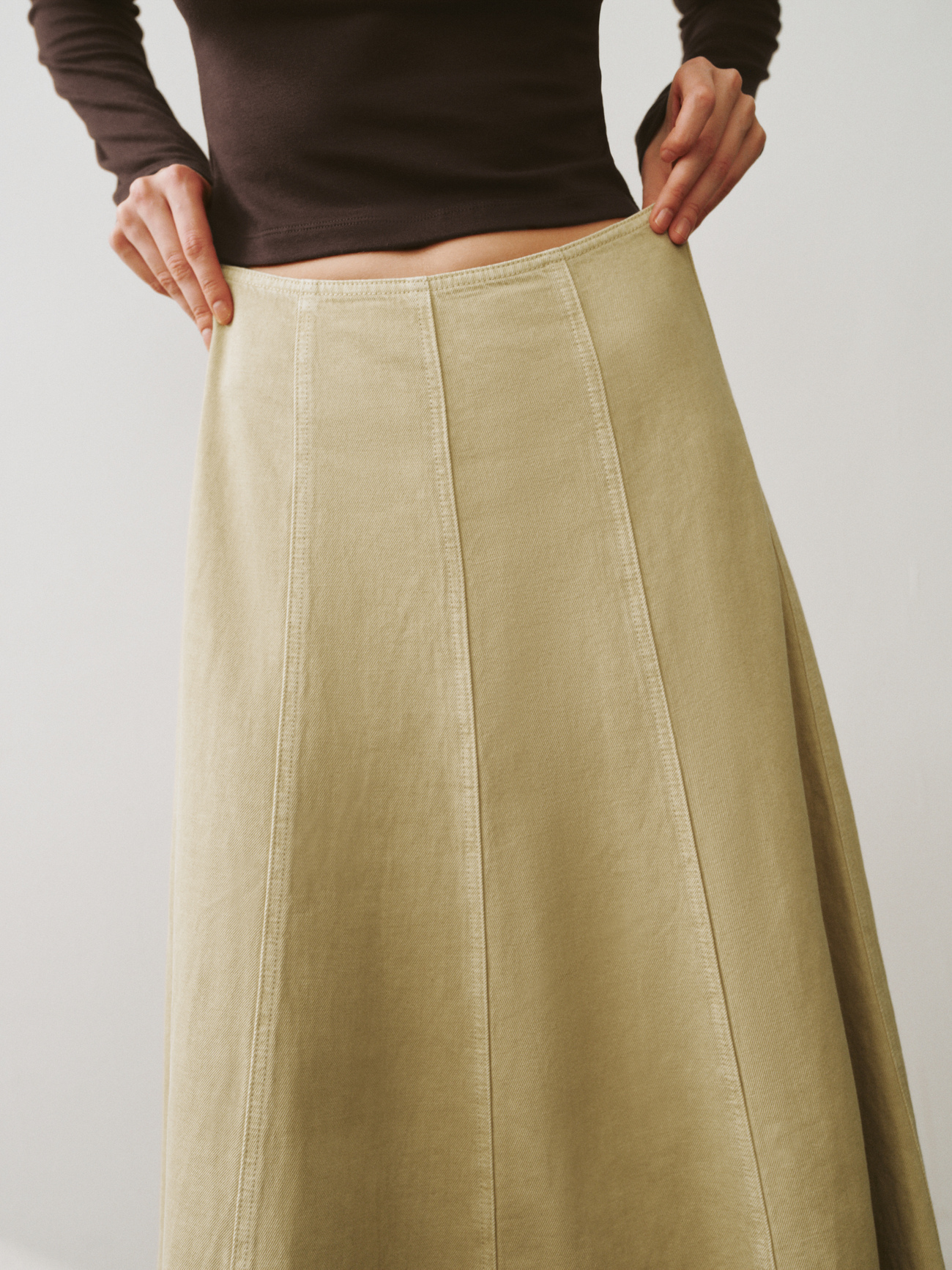 https://fulmo-img-server.com/trailandtailor/1a9f89ce-879d-46d2-8eba-5b7dab50e293.jpg