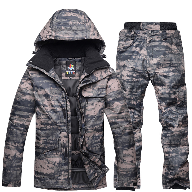 https://fulmo-img-server.com/trailandtailor/2a25304f-c30c-4d0a-a932-f167db19a3a3.jpg