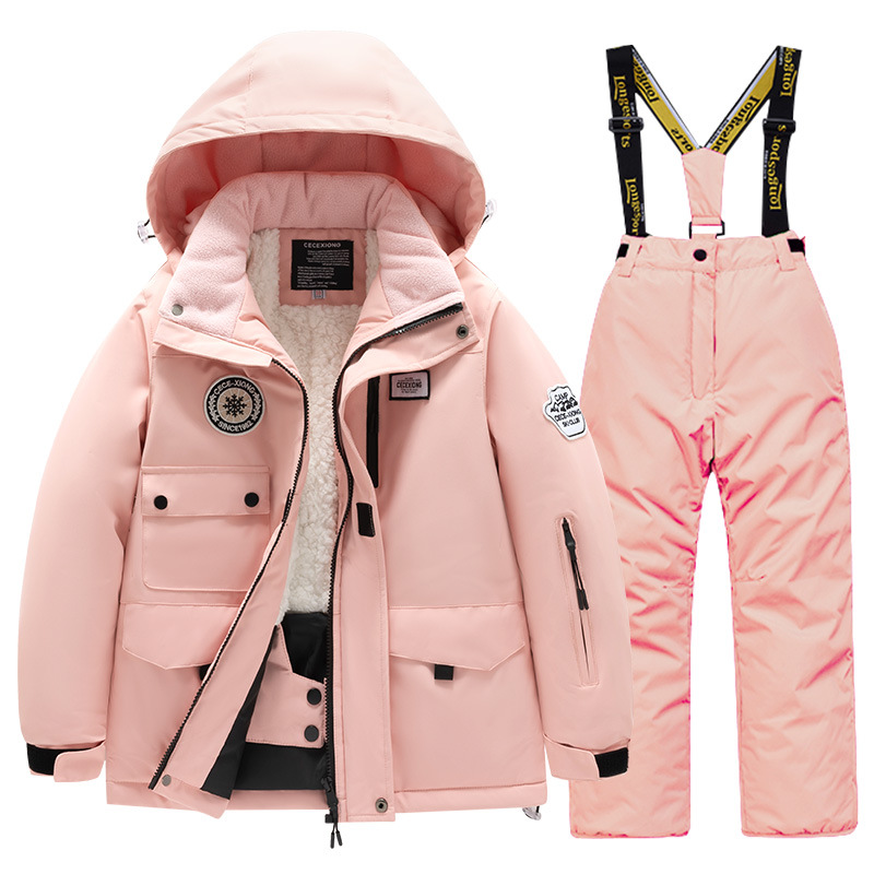 https://fulmo-img-server.com/trailandtailor/998602f4-cd4b-4962-95c6-f1e6ec45d54d.jpg