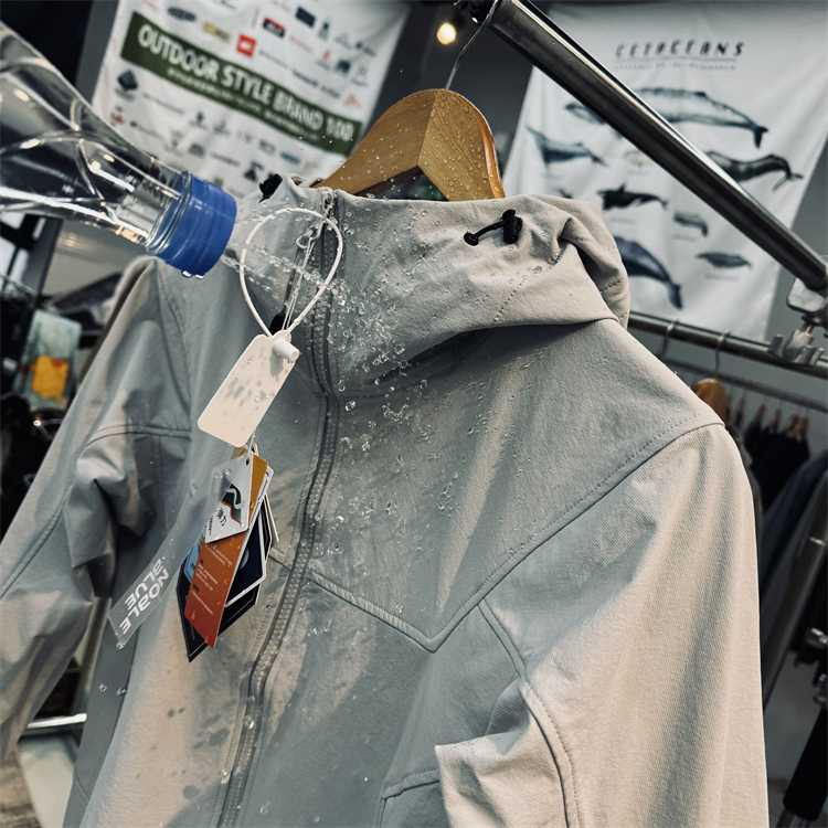 https://fulmo-img-server.com/trailandtailor/f9a52093-fb6d-4820-97fb-f7a5099e6f51.jpg