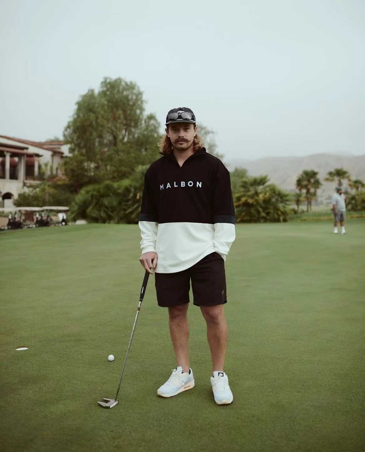 かっこよさ際立つ!黒のゴルフウェアで作るメンズコーデ20選