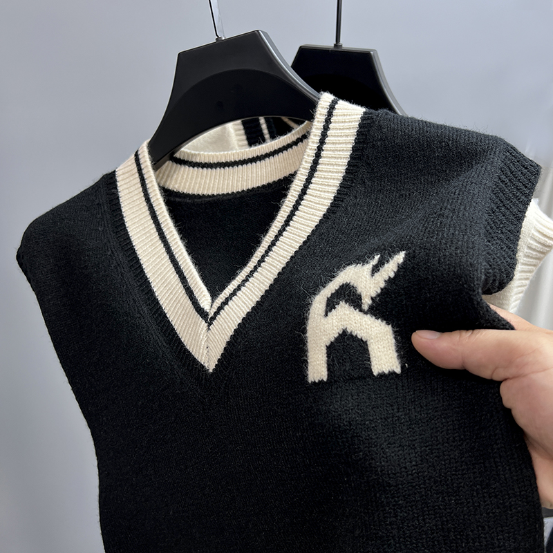 ゴルフ ウェア メンズ スポーティ 刺繍入り ニットベスト