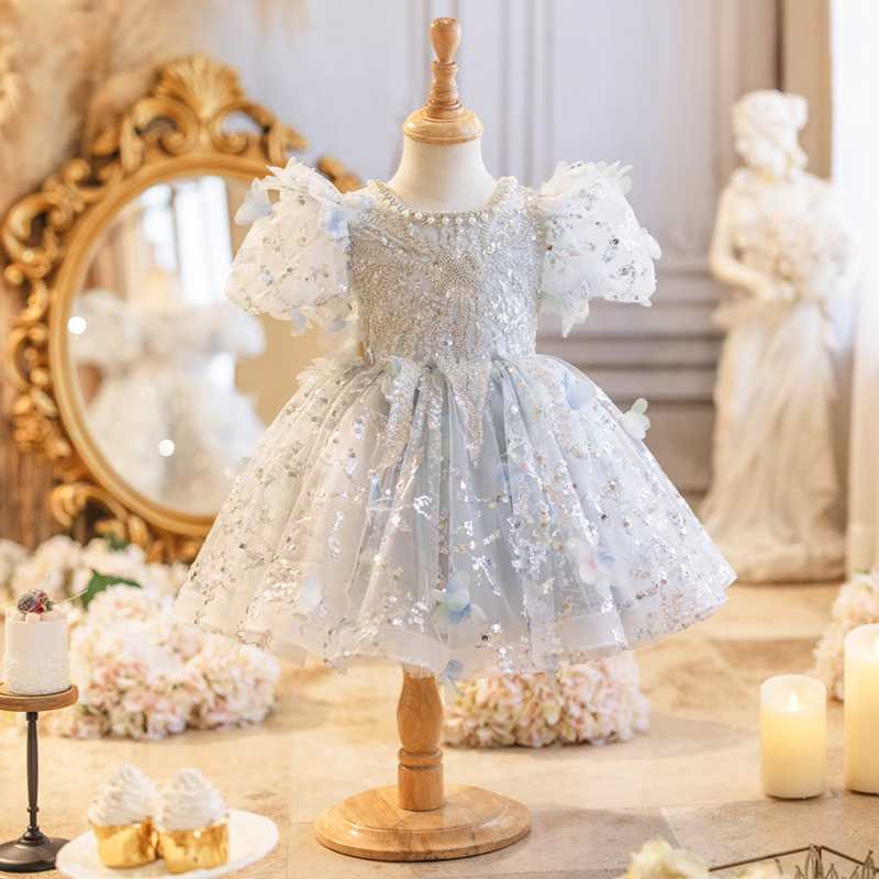 特別な日を彩る！お祝いドレス5選