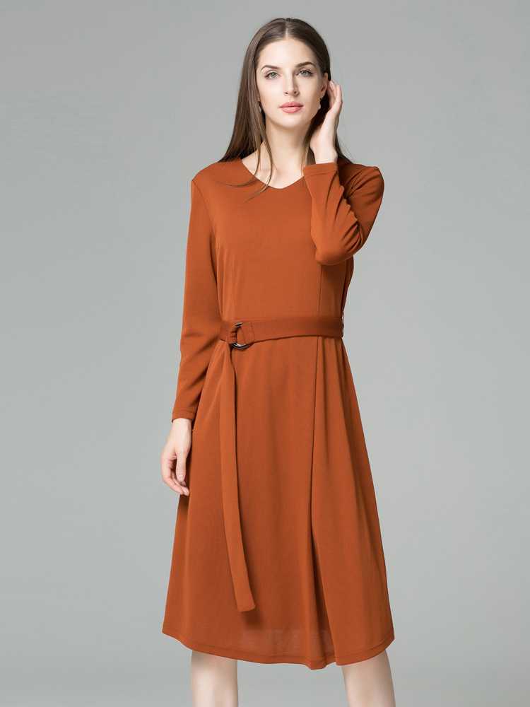 大きいサイズでもきれい見え!顔合わせにおすすめフォーマルワンピース5選