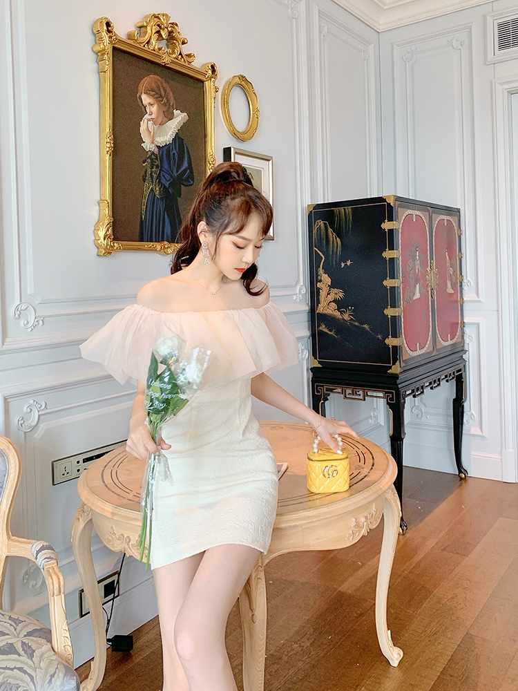 フォーマルワンピース 胸元フリル優美シルエットドレス