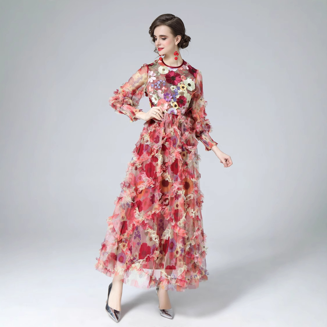 花びら舞う優美なフォーマルワンピース
