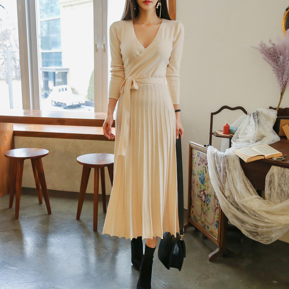 フォーマルワンピース 顔合わせ 上品カシュクールニットワンピース プリーツミモレ丈