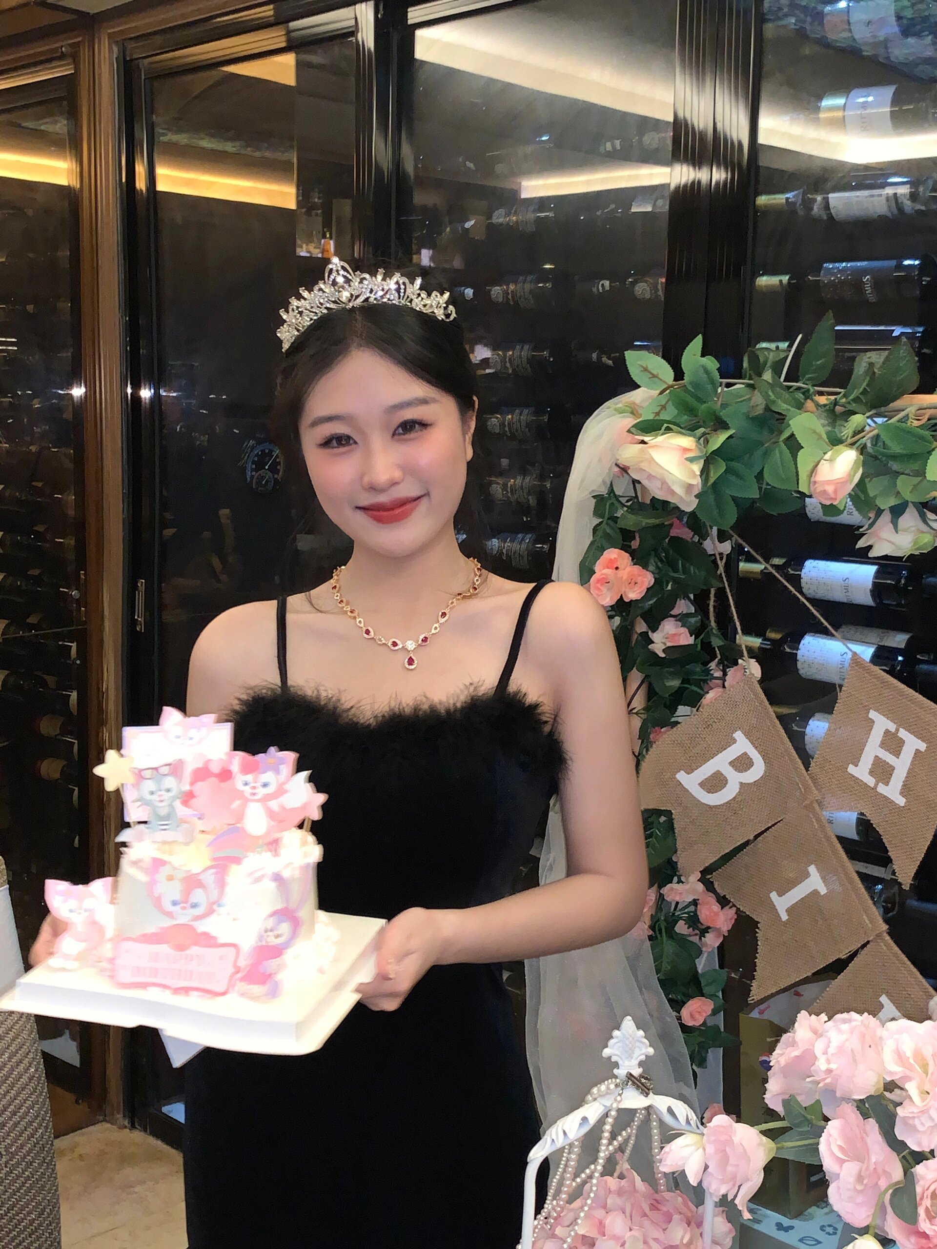 フォーマルワンピース ふわふわフェザー胸元チュールワンピース　ブラックドレス　ノースリーブ