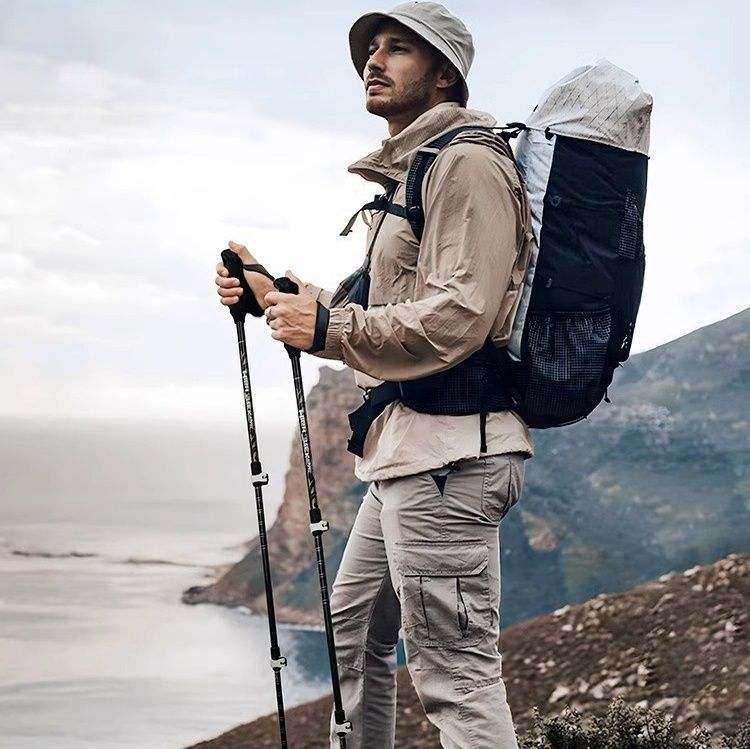 杖 外鎖式伸縮調節登山杖 三段式軽量トレッキングポール