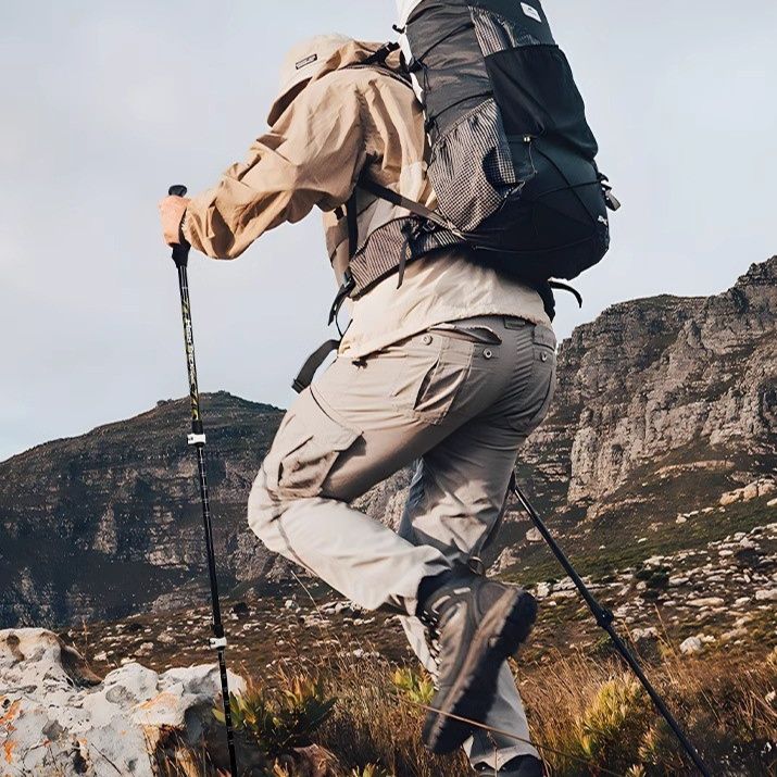 杖 外鎖式伸縮調節登山杖 三段式軽量トレッキングポール