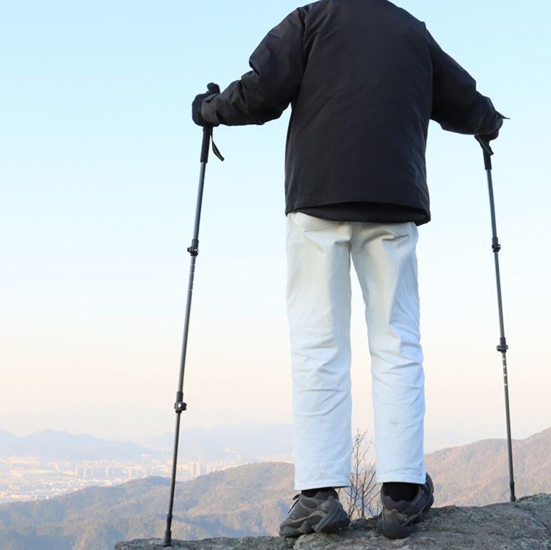 3段階伸縮式炭素繊維登山杖