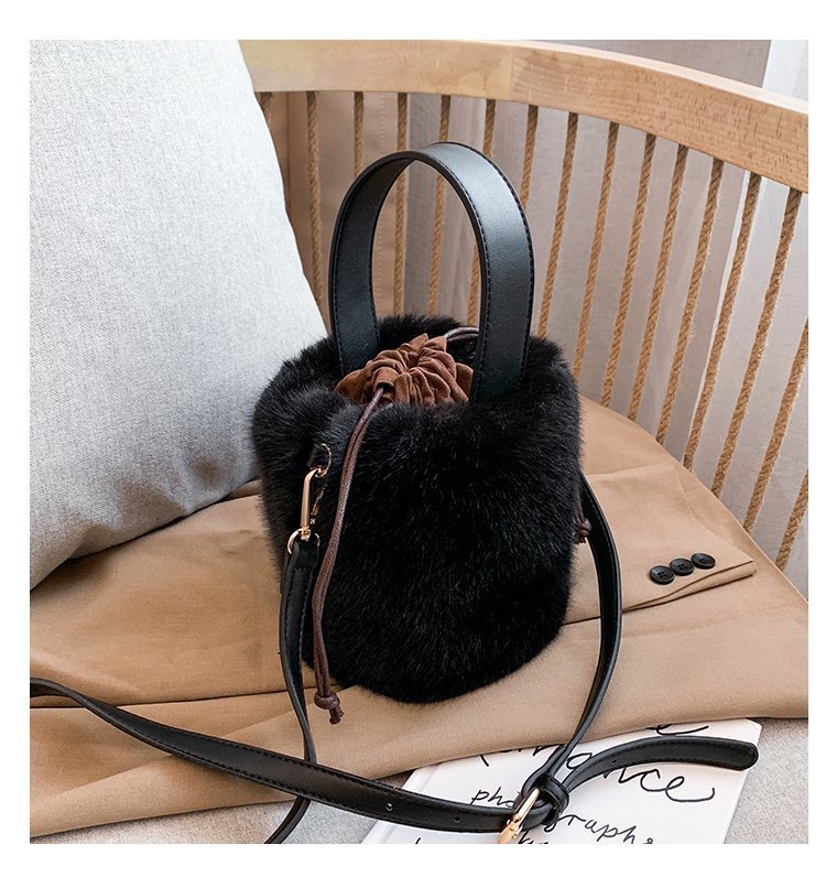 https://fulmo-img-server.com/tsutsumin-bag/03eed7fd-8627-4d0e-b256-3b78ae2a96a6.jpg