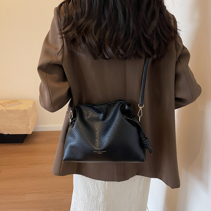 https://fulmo-img-server.com/tsutsumin-bag/04d52b82-3f50-4185-8c3c-fd62bb3361f4.jpg