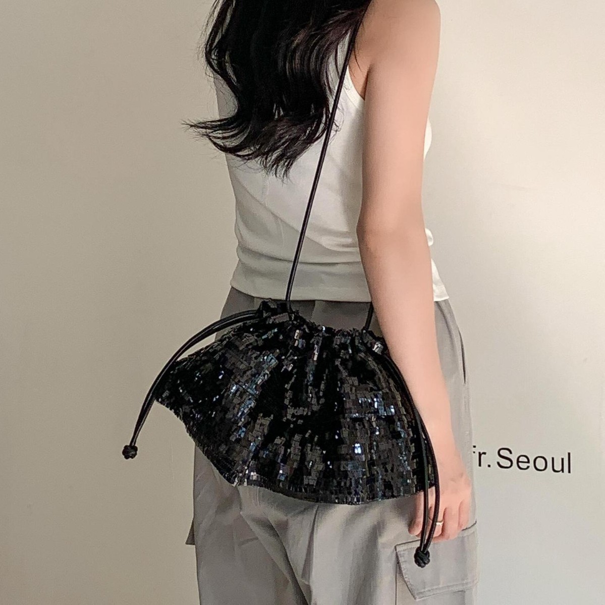 巾着 スパンコール装飾巾着型ショルダー鞄