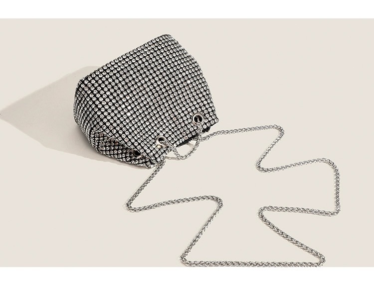https://fulmo-img-server.com/tsutsumin-bag/0760bafe-bced-48c0-8efc-4d66805fb317.jpg