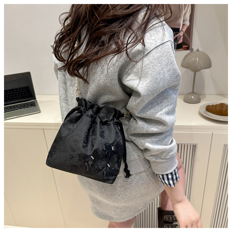 https://fulmo-img-server.com/tsutsumin-bag/0a39f729-577d-4ec6-b15f-25cc77f95e3c.jpg