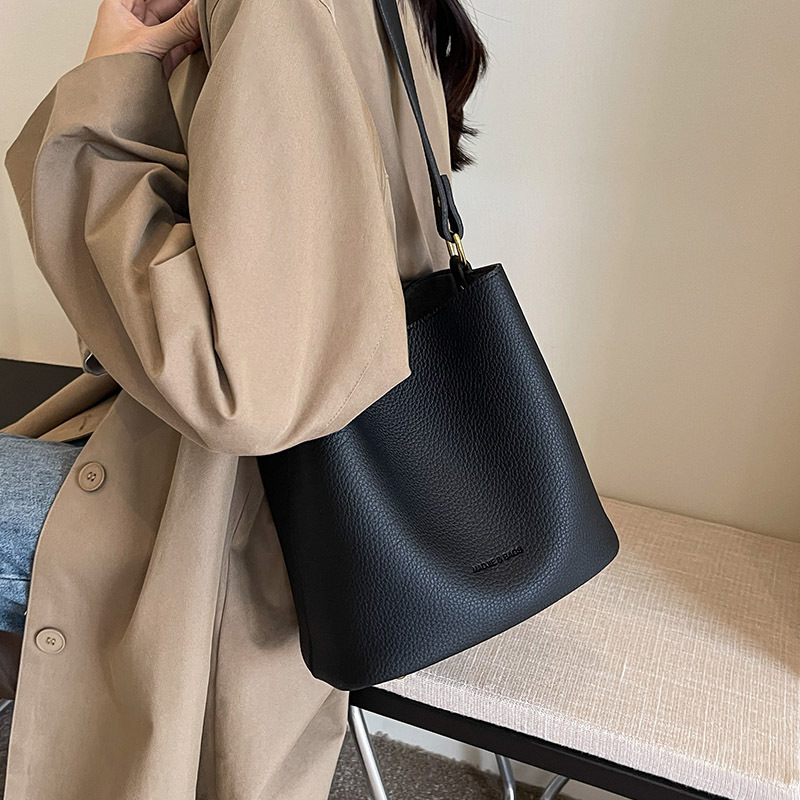 https://fulmo-img-server.com/tsutsumin-bag/0b0f3a99-3a3f-4904-b545-5e6554045178.jpg