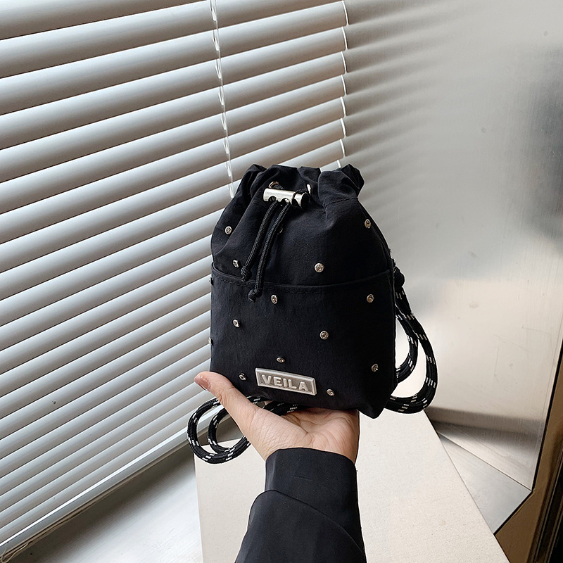 https://fulmo-img-server.com/tsutsumin-bag/0c2ad8fe-5c9c-40ee-8eb0-4347b7e709a2.jpg