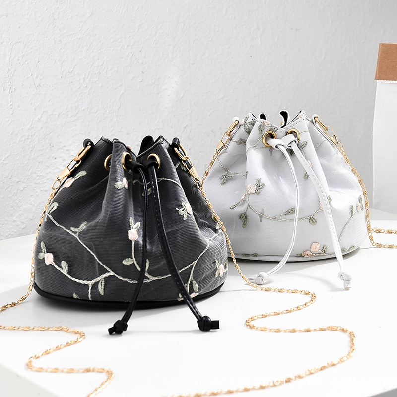 巾着 花刺繍チェーン付き巾着ショルダーバッグ