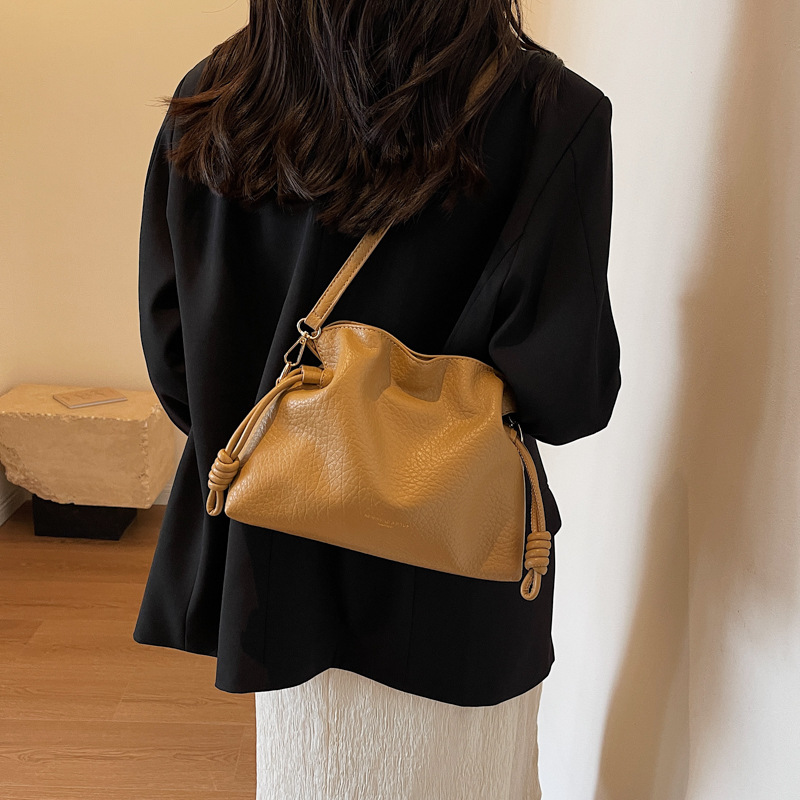 https://fulmo-img-server.com/tsutsumin-bag/1426b841-40dc-4a33-ae69-d64d12cea455.jpg