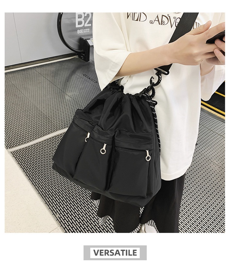 巾着 多機能ポケット付き巾着型ショルダーバッグ
