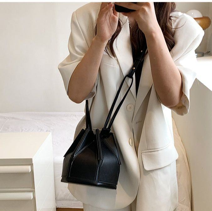 https://fulmo-img-server.com/tsutsumin-bag/1754113238990_dqi1q0ek_5a5xc0yi.jpeg