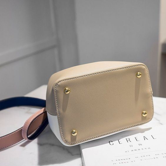 巾着 上品な本革巾着型ショルダーバッグ