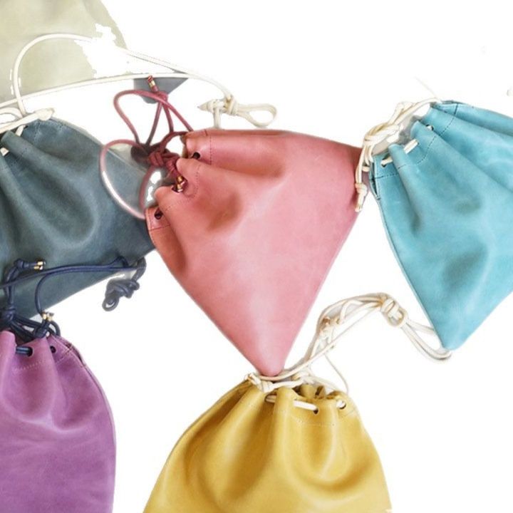 巾着 上質素材の巾着型ショルダーバッグ