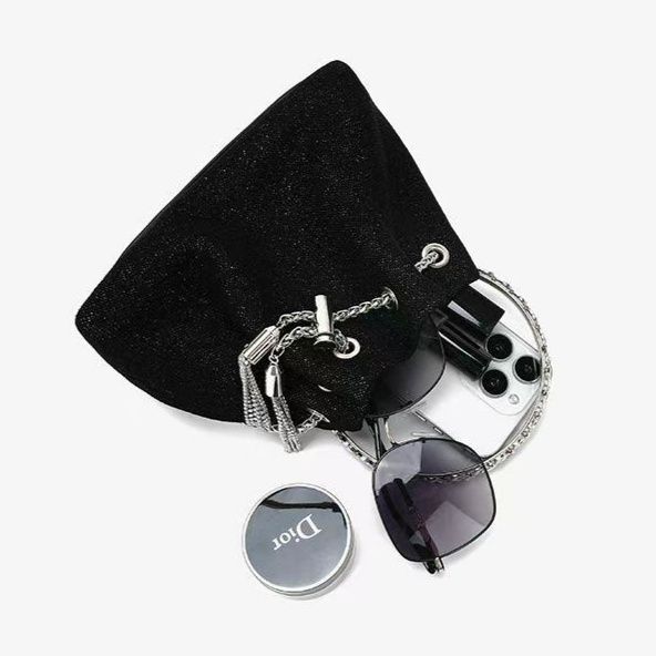 巾着 上品な光沢素材の巾着ショルダーバッグ