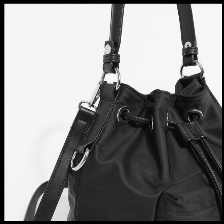 巾着 多機能ポケット付き巾着ショルダーバッグ