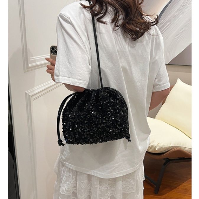 巾着 スパンコール輝く華やか巾着ポーチ