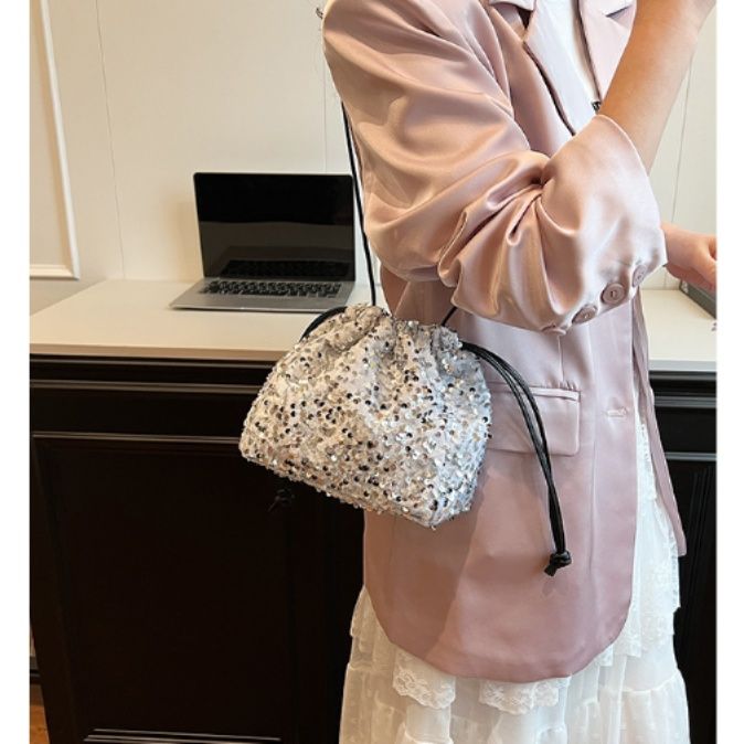 巾着 スパンコール輝く華やか巾着ポーチ