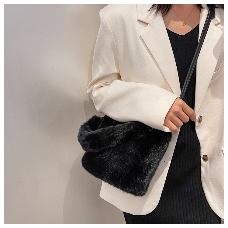 https://fulmo-img-server.com/tsutsumin-bag/1d8d26a9-5bc0-40f3-9c0f-d8a56b1c6c91.jpg