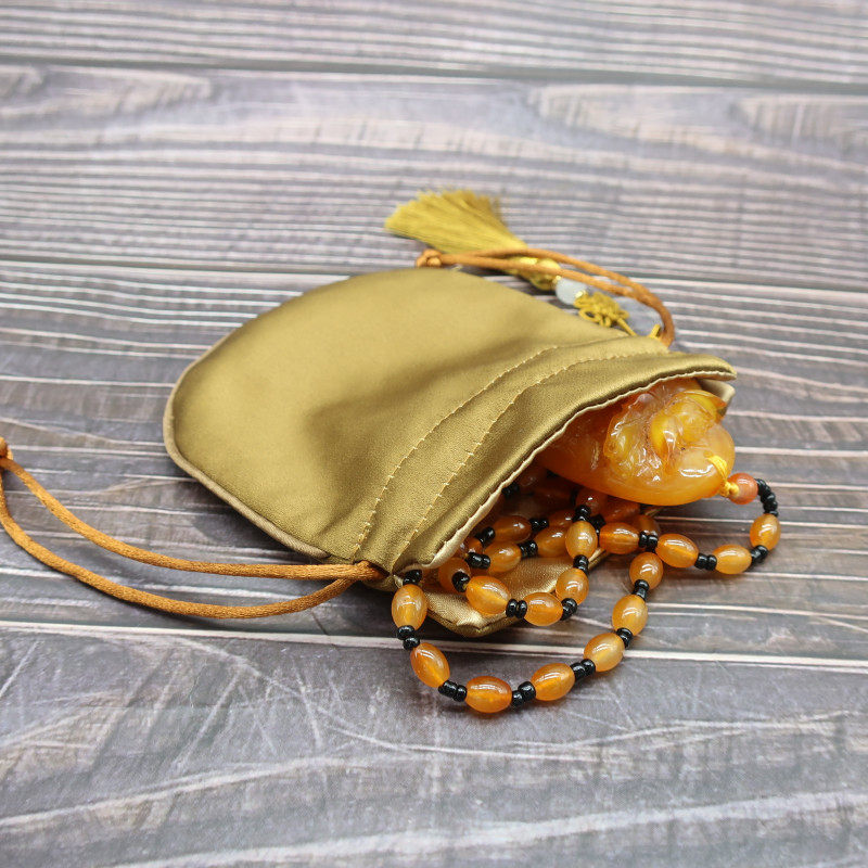 巾着 華やか刺繍入り和柄タッセル付き巾着ポーチ