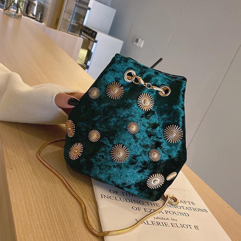 巾着 太陽刺繍ベルベット巾着ショルダー鞄