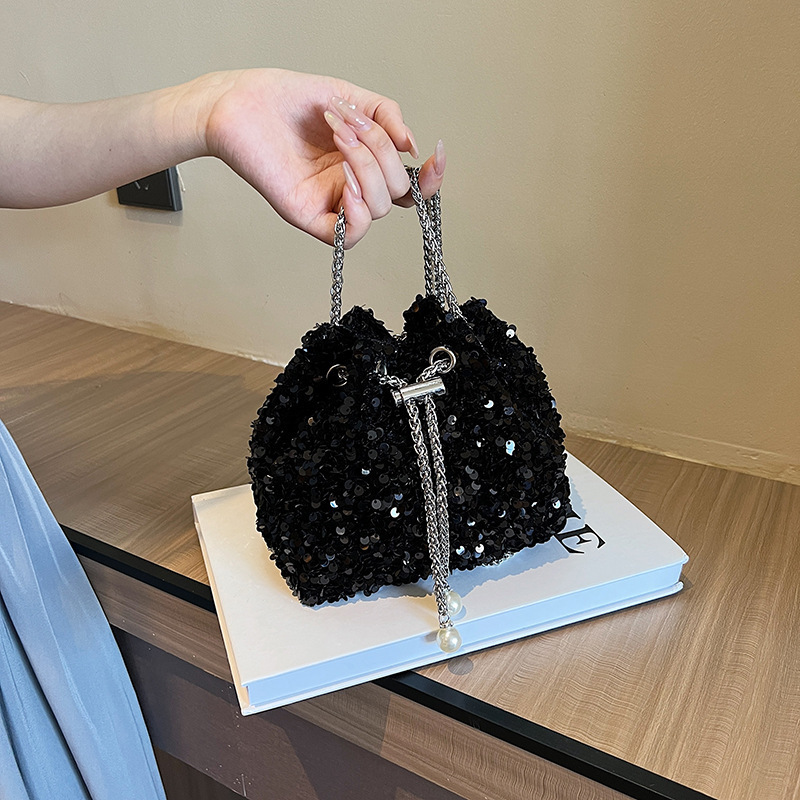 巾着 スパンコール装飾巾着型チェーンショルダーバッグ