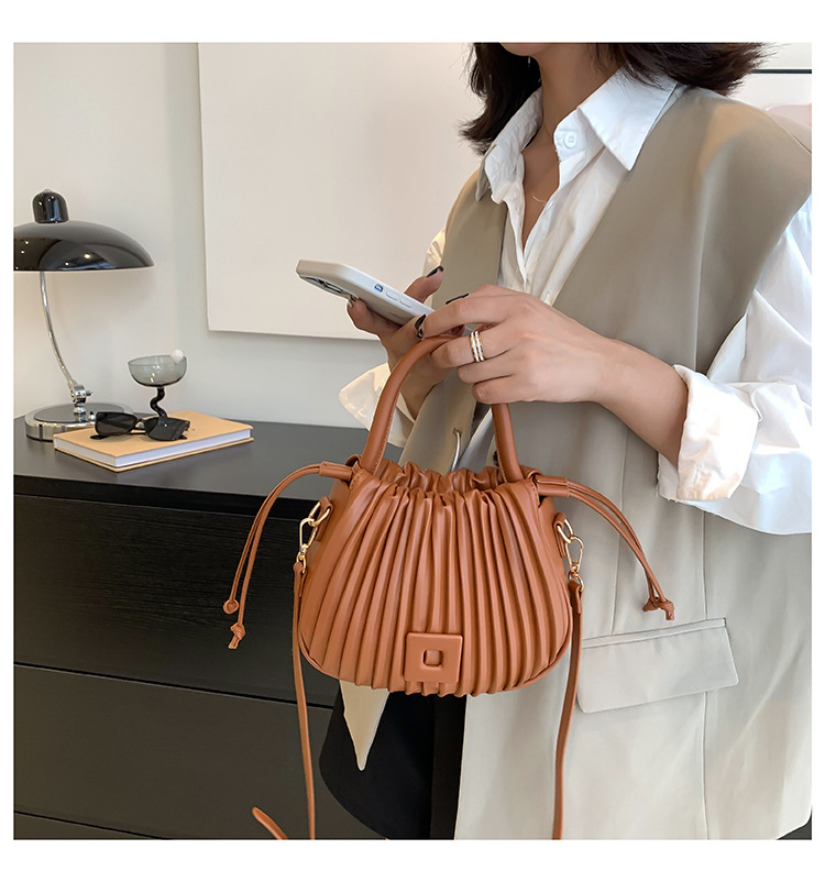 https://fulmo-img-server.com/tsutsumin-bag/295f7fbe-62e4-4ec0-8d9c-7984e123cca1.jpg