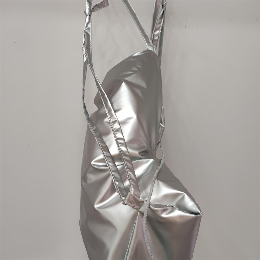 巾着 光沢素材の巾着リュックサック