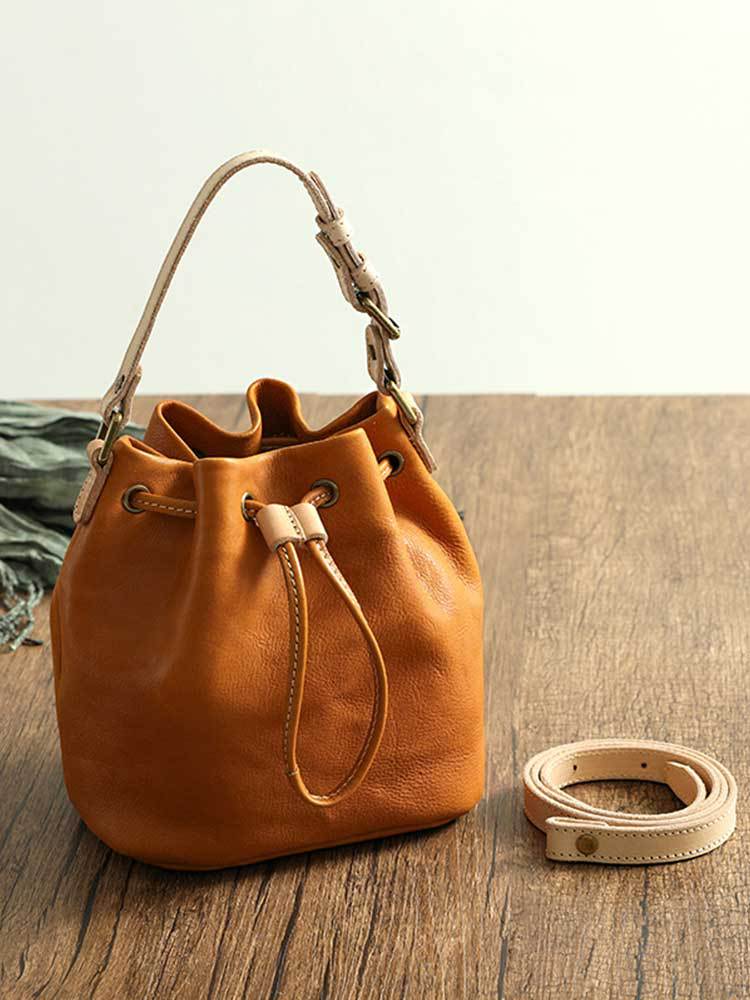 巾着 上質な革素材の巾着型ショルダー鞄