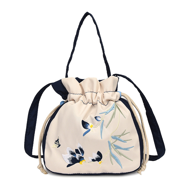 巾着 花鳥刺繍が華やぐ巾着型ショルダーバッグ