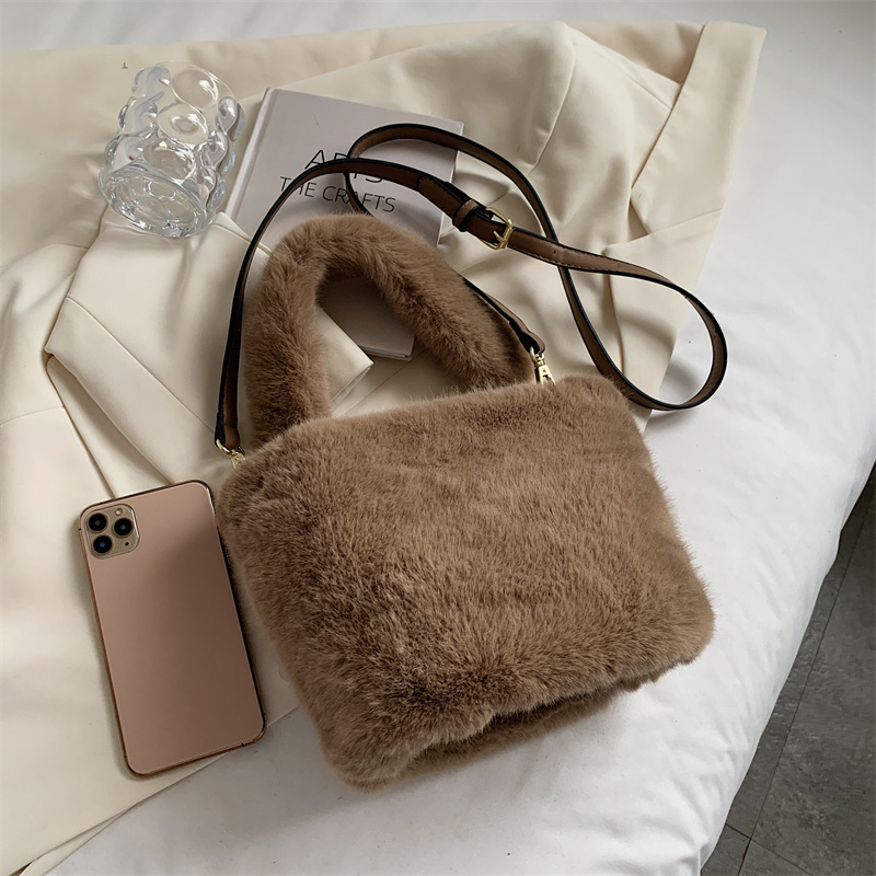 https://fulmo-img-server.com/tsutsumin-bag/2a9d27ad-0de1-4b2e-a2ad-55b995731c94.jpg