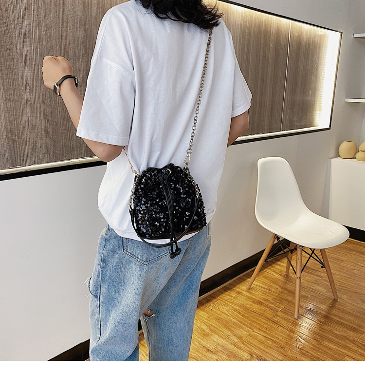巾着 スパンコール装飾巾着ショルダーバッグ