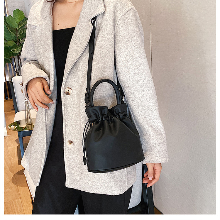https://fulmo-img-server.com/tsutsumin-bag/30c36e36-a36f-445e-8e19-cd257df780d3.jpg